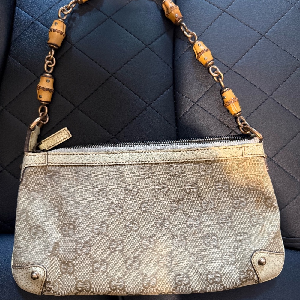 Authentic vintage Gucci white/tan GG bamboo chain handle.
